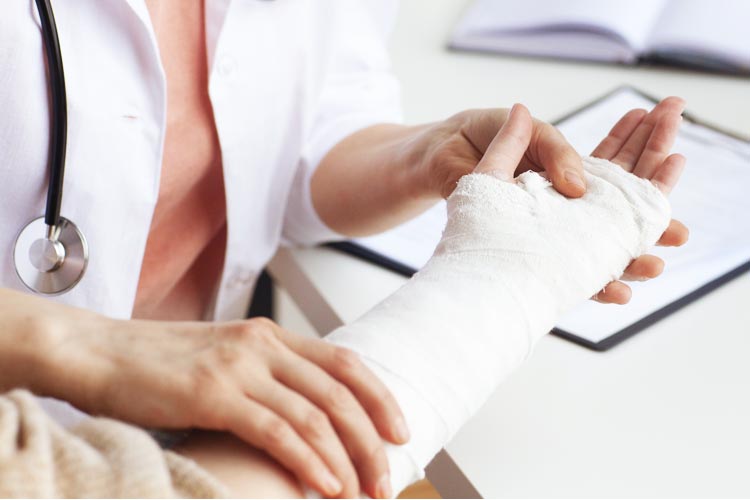 外科（創傷・外科的処置） 江東すみよしクリニック 内科 / 呼吸器内科・外科 / 泌尿器科